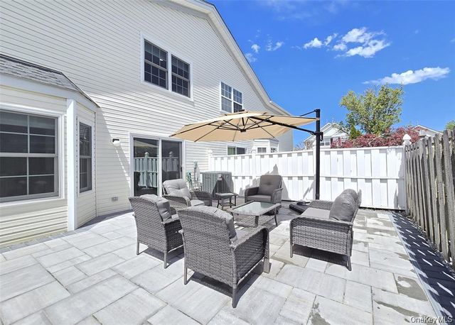 5 Charley Lane, Middle Island, NY 11953