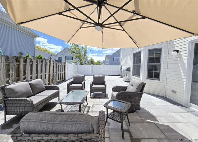 5 Charley Lane, Middle Island, NY 11953