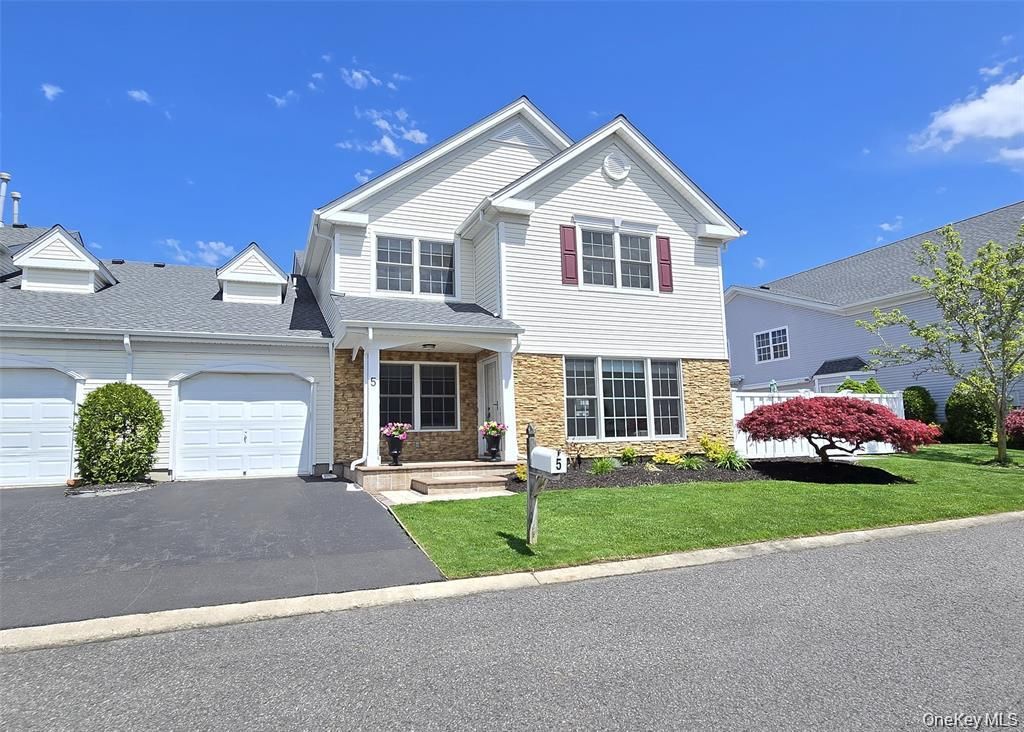 5 Charley Lane, Middle Island, NY 11953