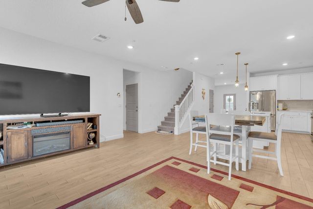 6569 E Lyell Avenue, Fresno, CA 93727