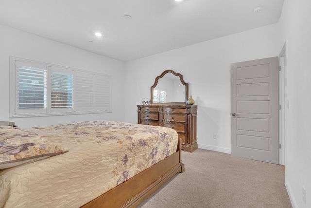 6569 E Lyell Avenue, Fresno, CA 93727