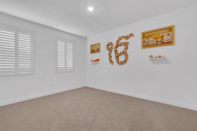 6569 E Lyell Avenue, Fresno, CA 93727