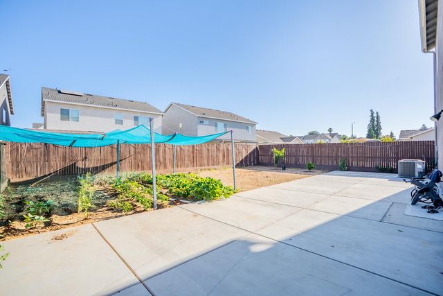 6569 E Lyell Avenue, Fresno, CA 93727