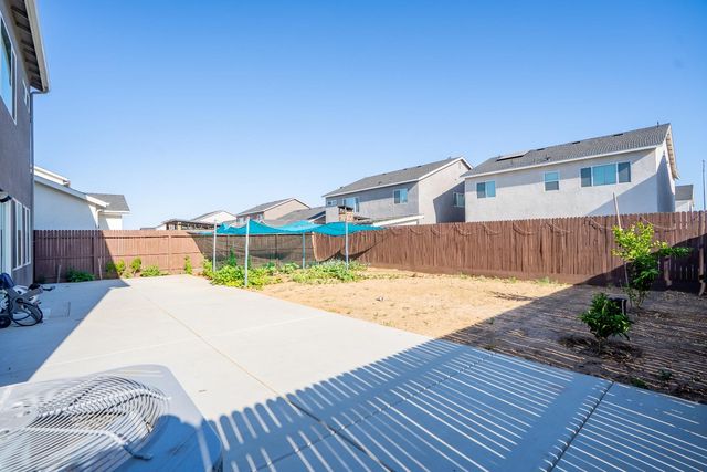6569 E Lyell Avenue, Fresno, CA 93727