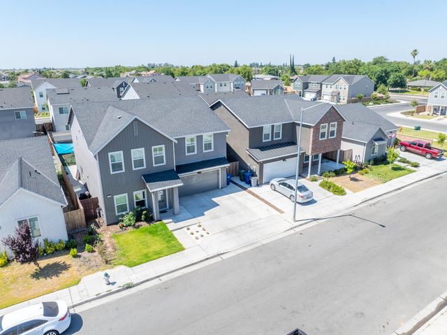 6569 E Lyell Avenue, Fresno, CA 93727