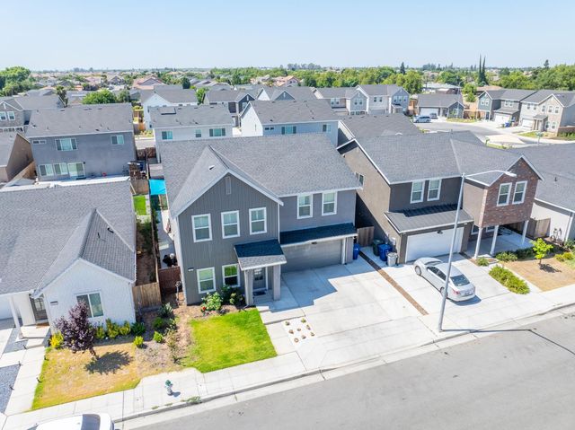 6569 E Lyell Avenue, Fresno, CA 93727