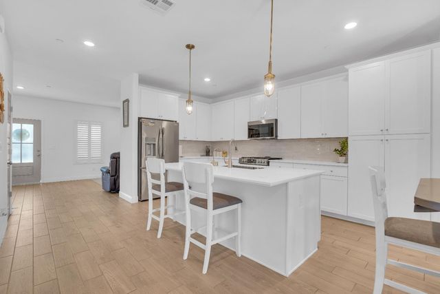 6569 E Lyell Avenue, Fresno, CA 93727
