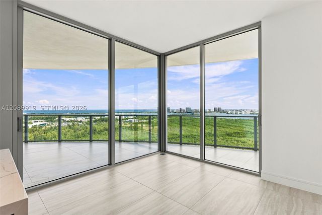 2411 Laguna Cir 2301, North Miami, FL 33181