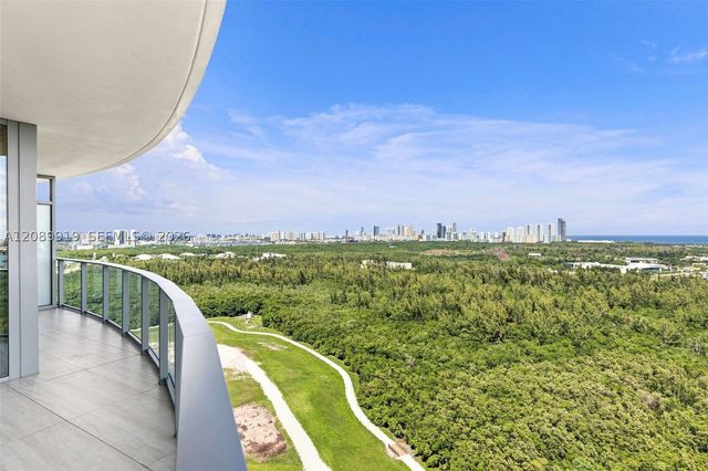 2411 Laguna Cir 2301, North Miami, FL 33181