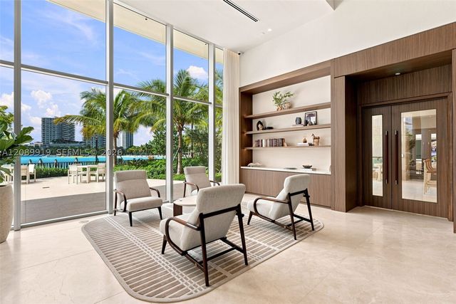 2411 Laguna Cir 2301, North Miami, FL 33181