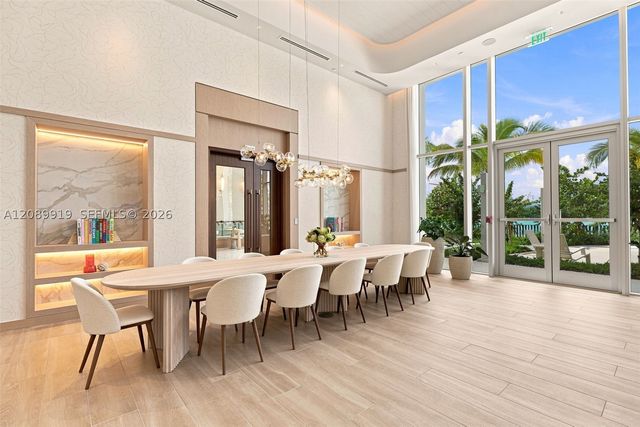 2411 Laguna Cir 2301, North Miami, FL 33181