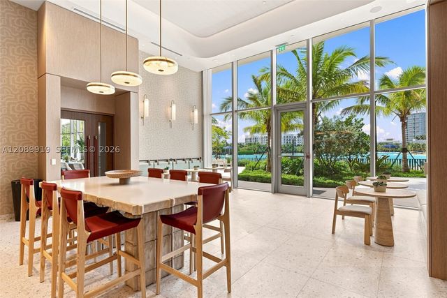 2411 Laguna Cir 2301, North Miami, FL 33181