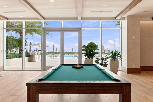 2411 Laguna Cir 2301, North Miami, FL 33181