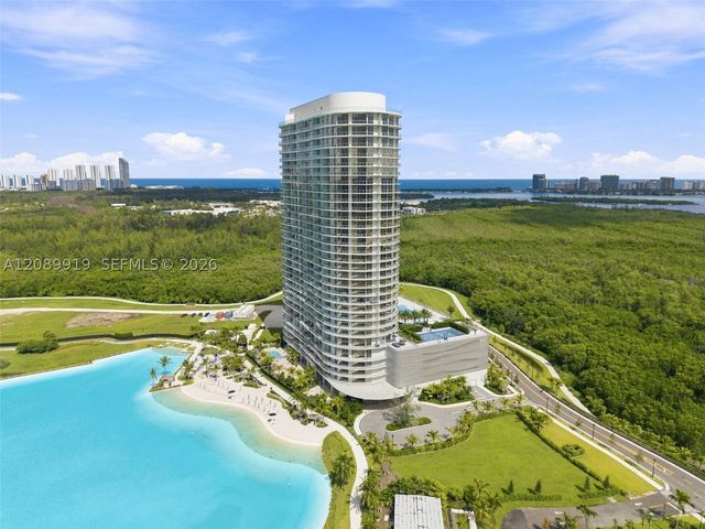 2411 Laguna Cir 2301, North Miami, FL 33181