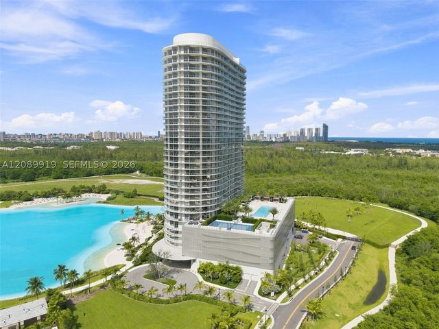 2411 Laguna Cir 2301, North Miami, FL 33181