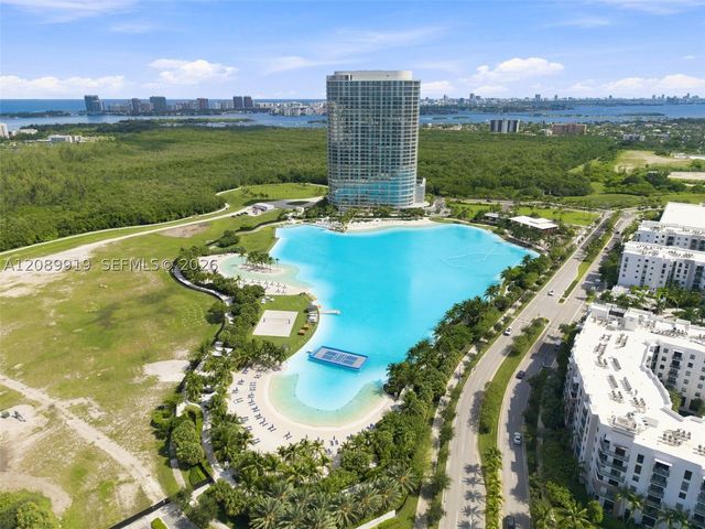 2411 Laguna Cir 2301, North Miami, FL 33181