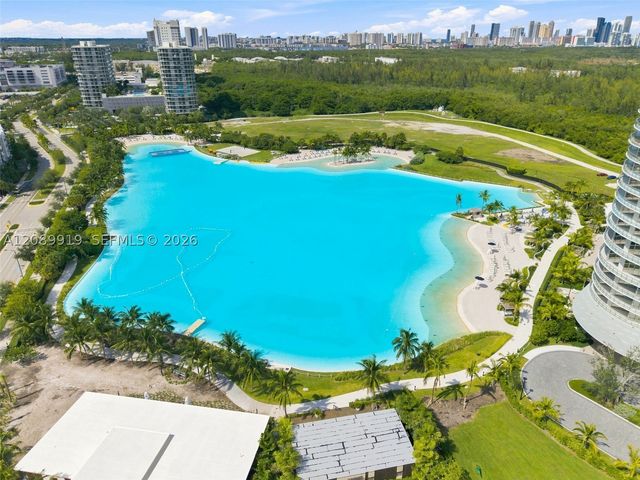 2411 Laguna Cir 2301, North Miami, FL 33181