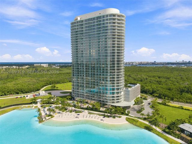 2411 Laguna Cir 2301, North Miami, FL 33181