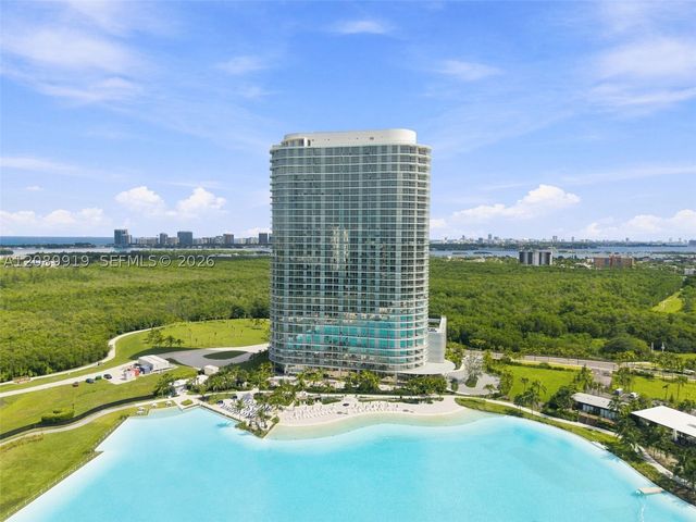 2411 Laguna Cir 2301, North Miami, FL 33181