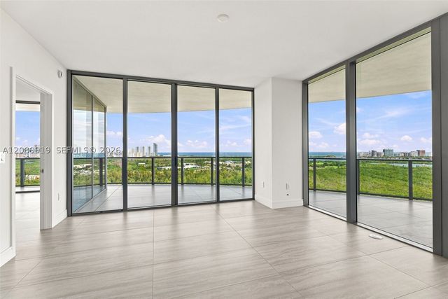 2411 Laguna Cir 2301, North Miami, FL 33181