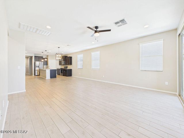 14043 E Golden Oaks Road, Vail, AZ 85641