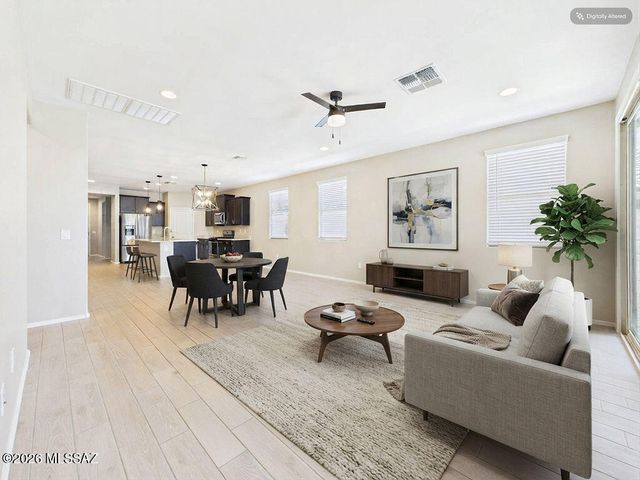 14043 E Golden Oaks Road, Vail, AZ 85641