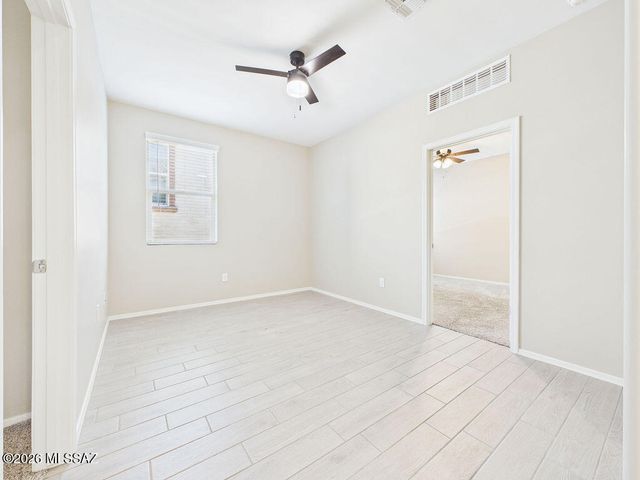 14043 E Golden Oaks Road, Vail, AZ 85641