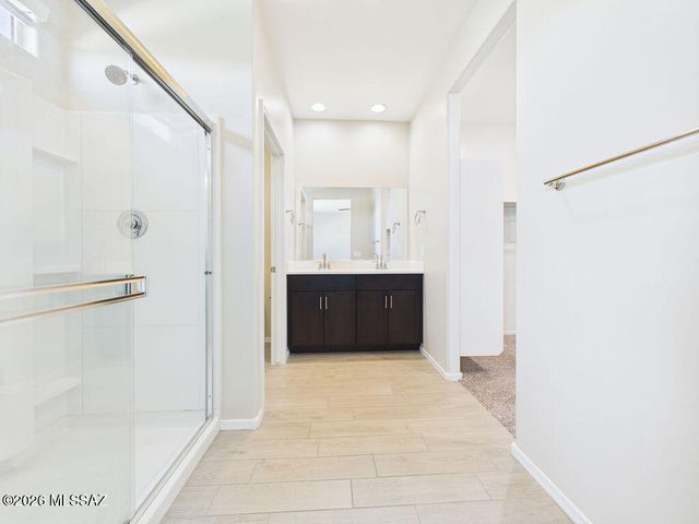 14043 E Golden Oaks Road, Vail, AZ 85641