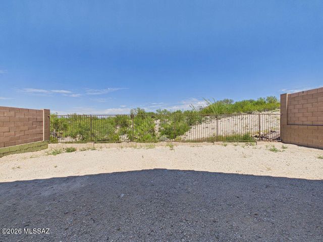 14043 E Golden Oaks Road, Vail, AZ 85641