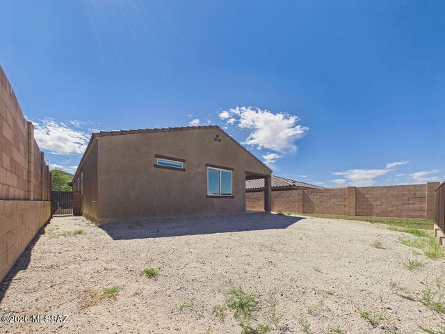 14043 E Golden Oaks Road, Vail, AZ 85641