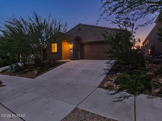 14043 E Golden Oaks Road, Vail, AZ 85641