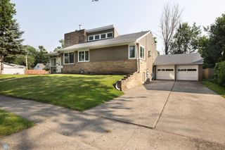 1015 11th Avenue S, Moorhead, MN 56560