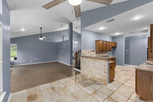 8726 Iliad, Universal City, TX 78148