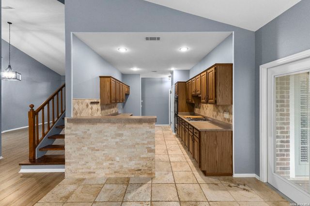 8726 Iliad, Universal City, TX 78148