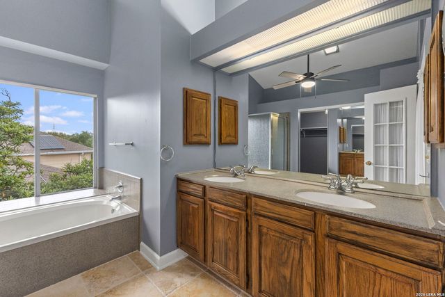 8726 Iliad, Universal City, TX 78148