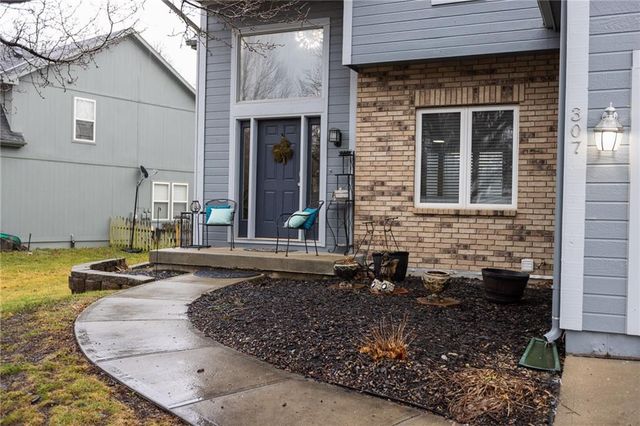 307 W 11th Terrace, Kearney, MO 64060