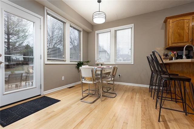 307 W 11th Terrace, Kearney, MO 64060