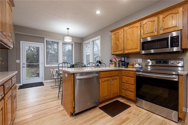 307 W 11th Terrace, Kearney, MO 64060