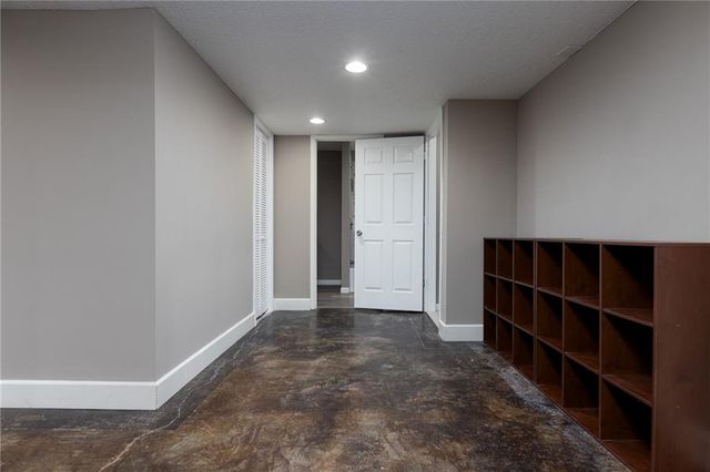 307 W 11th Terrace, Kearney, MO 64060