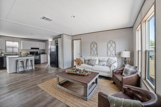 300 Huddleston Road, Sunset, TX 76270