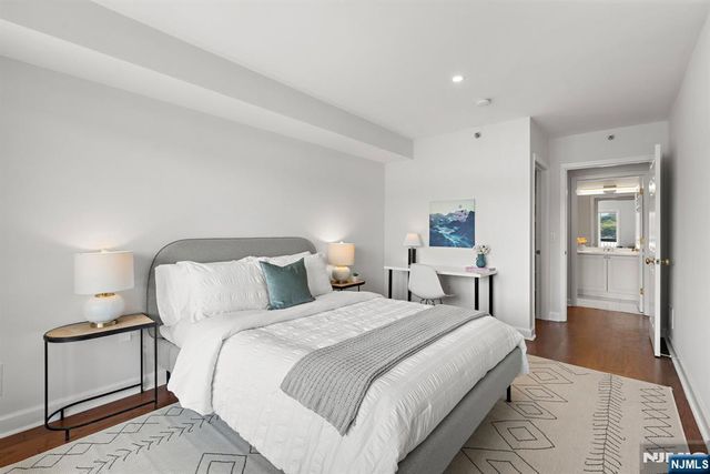 202 Adams Court, Edgewater, NJ 07020