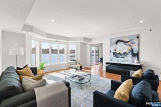 202 Adams Court, Edgewater, NJ 07020