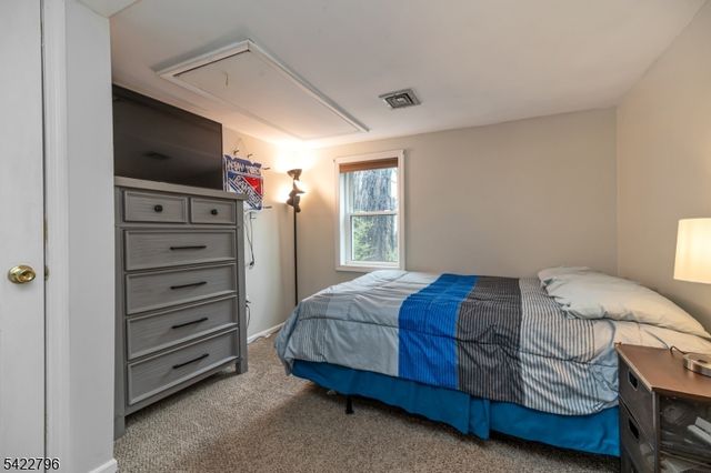 24 Broadway, West Milford Twp., NJ 07480