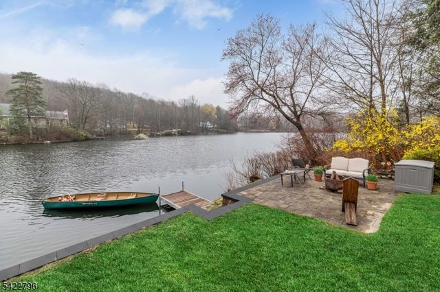 24 Broadway, West Milford Twp., NJ 07480