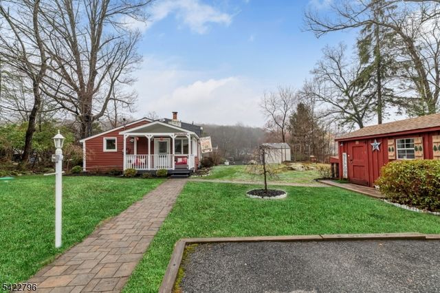 24 Broadway, West Milford Twp., NJ 07480
