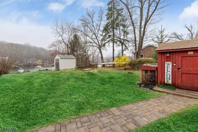 24 Broadway, West Milford Twp., NJ 07480