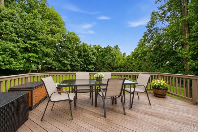 3 Larch Court, Suffern, NY 10901