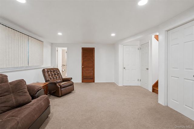 3 Larch Court, Suffern, NY 10901