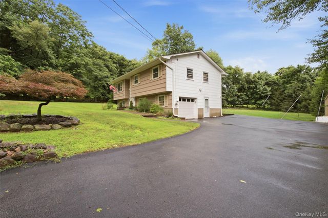 3 Larch Court, Suffern, NY 10901