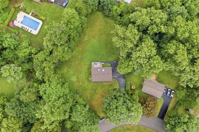 3 Larch Court, Suffern, NY 10901
